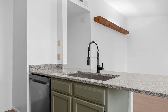 68 Rasso Way 76, Kimberling City, MO 65686