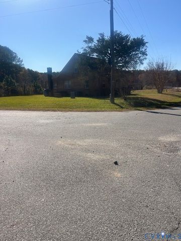 883 Chapmans Ford Rd, Greenville, VA 23847