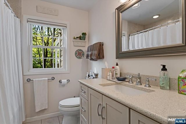 60 Oak Avenue, Tenafly, NJ 07670