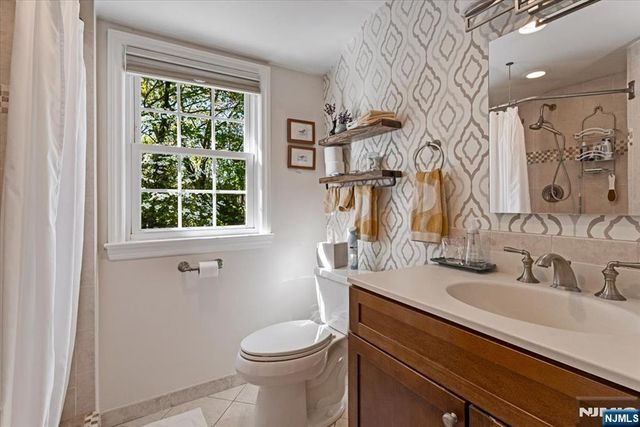 60 Oak Avenue, Tenafly, NJ 07670