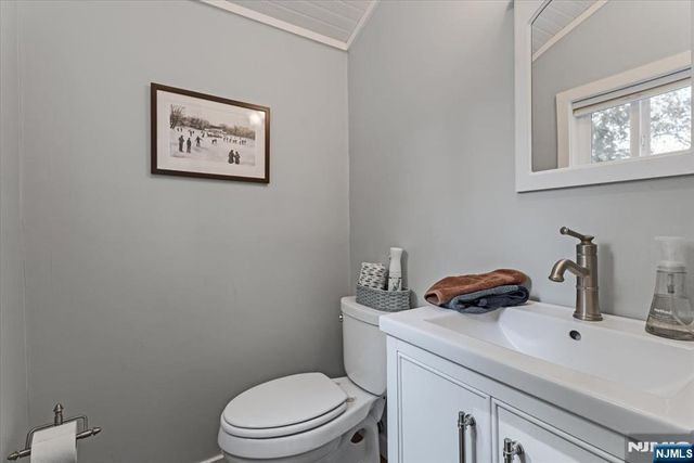 60 Oak Avenue, Tenafly, NJ 07670