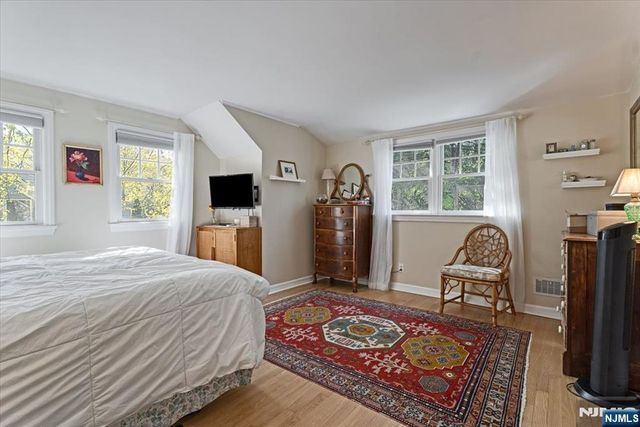 60 Oak Avenue, Tenafly, NJ 07670
