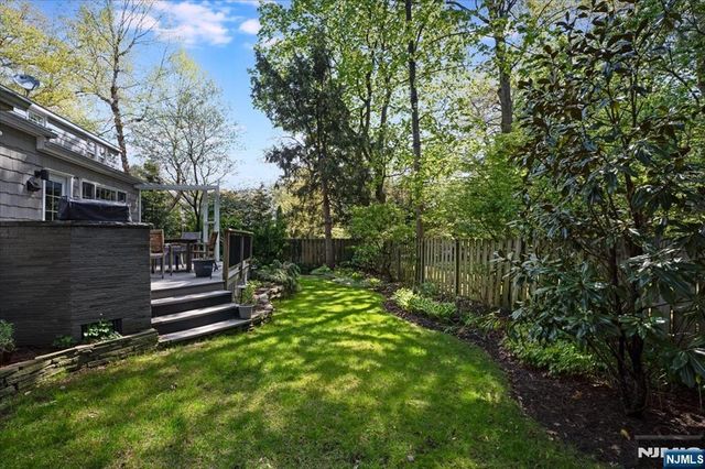 60 Oak Avenue, Tenafly, NJ 07670