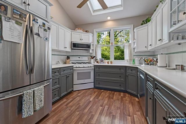 60 Oak Avenue, Tenafly, NJ 07670