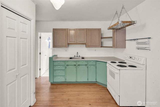 831 NW 52nd Street, Seattle, WA 98107