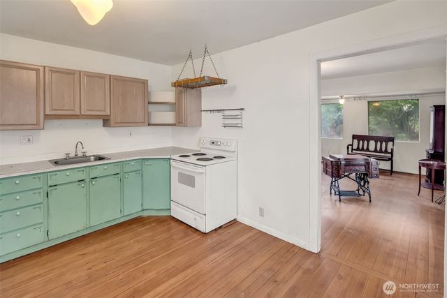 831 NW 52nd Street, Seattle, WA 98107