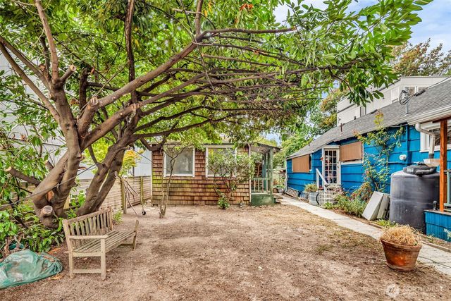 831 NW 52nd Street, Seattle, WA 98107