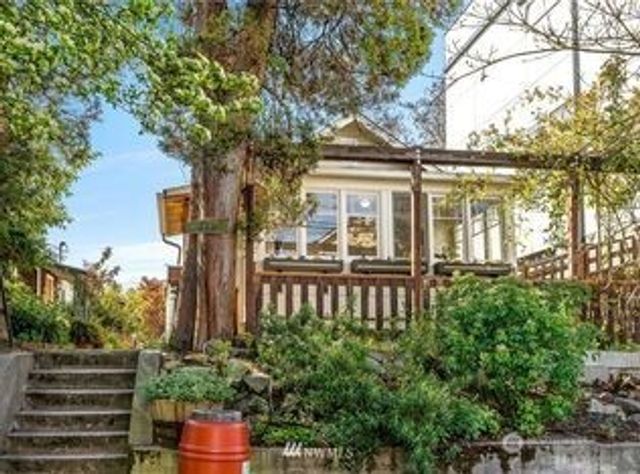 831 NW 52nd Street, Seattle, WA 98107