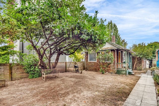 831 NW 52nd Street, Seattle, WA 98107