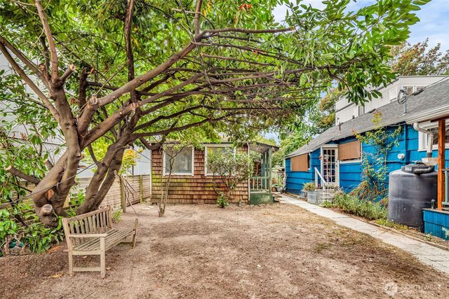 831 NW 52nd Street, Seattle, WA 98107
