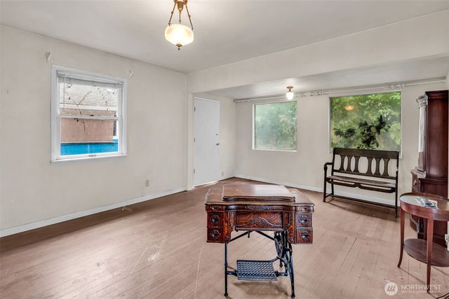 831 NW 52nd Street, Seattle, WA 98107
