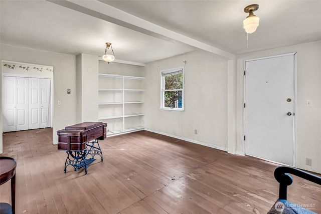 831 NW 52nd Street, Seattle, WA 98107