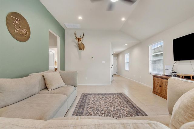 460 Delta CRST, Maxwell, TX 78656