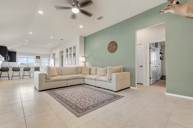 460 Delta CRST, Maxwell, TX 78656