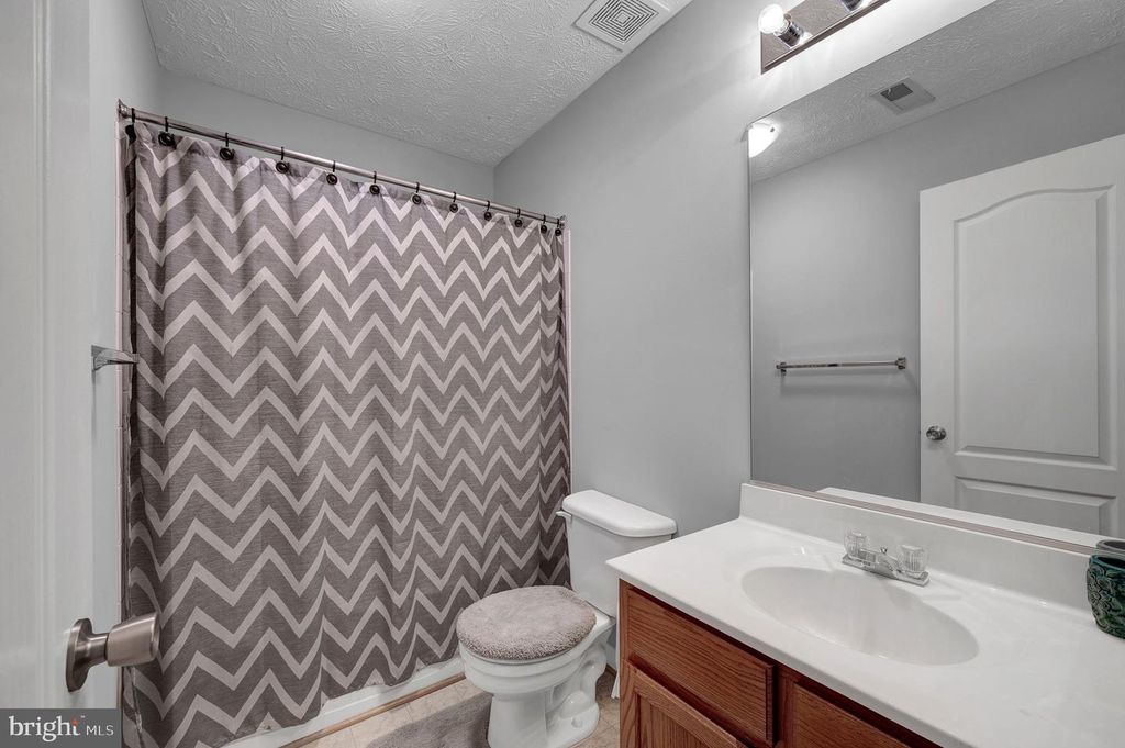 Image 12 of property listing at 3708 ELMCREST LN, Bowie, MD 20716