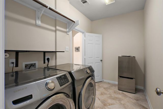 4803 Ladona Court, League City, TX 77573