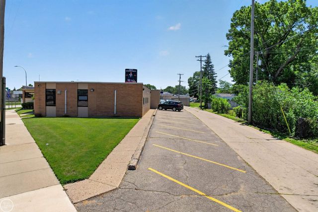 22655 S Chrysler Drive, Hazel Park, MI 48030