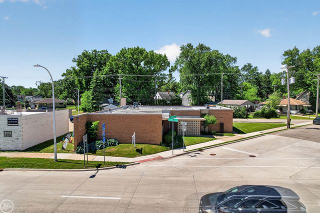 22655 S Chrysler Drive, Hazel Park, MI 48030