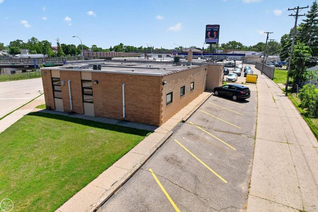 22655 S Chrysler Drive, Hazel Park, MI 48030