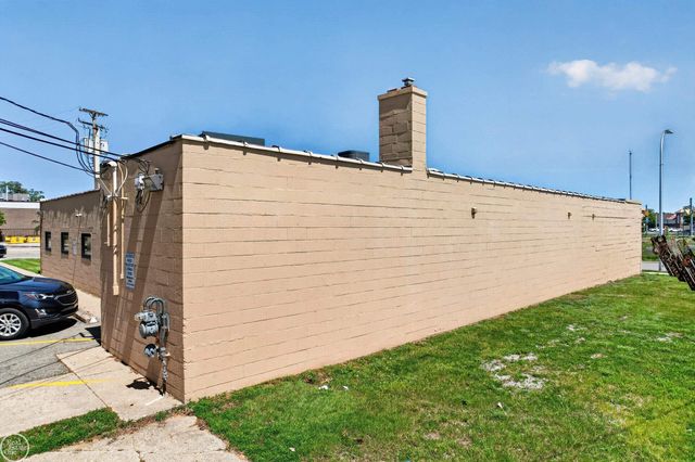 22655 S Chrysler Drive, Hazel Park, MI 48030
