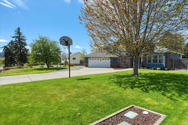 2222 S Progress Rd, Spokane, WA 99037