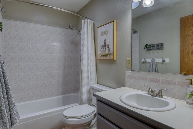 2222 S Progress Rd, Spokane, WA 99037