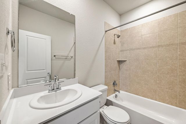 114 Grasslands TRL, Hutto, TX 78634