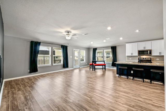 114 Grasslands TRL, Hutto, TX 78634