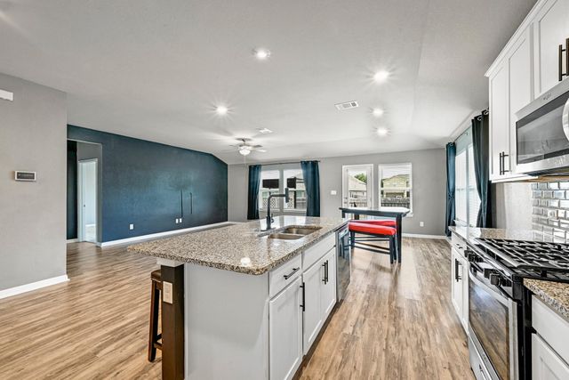 114 Grasslands TRL, Hutto, TX 78634