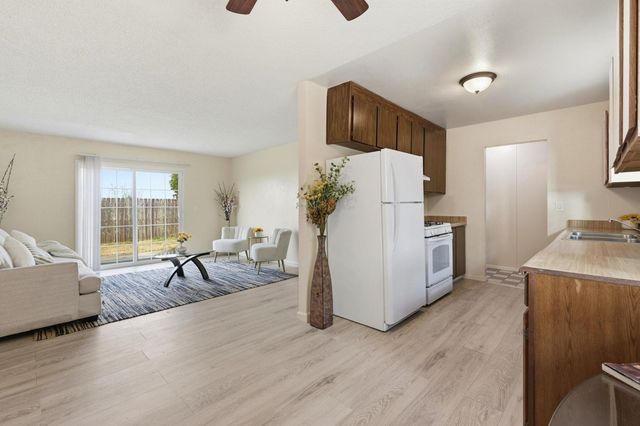 1157 School St, Suisun City, CA 94585