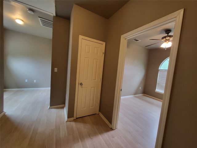 1819 N Fitzhugh Avenue C, Dallas, TX 75204