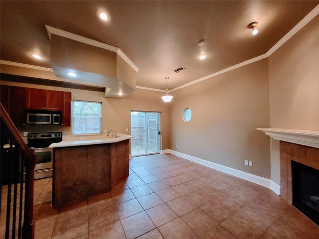 1819 N Fitzhugh Avenue C, Dallas, TX 75204