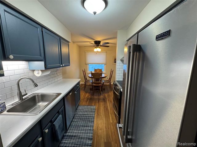 24600 Olde Orchard Street, Novi, MI 48375