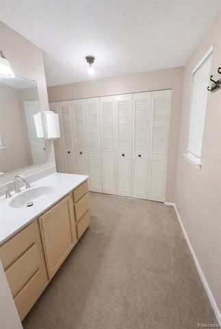 24600 Olde Orchard Street, Novi, MI 48375