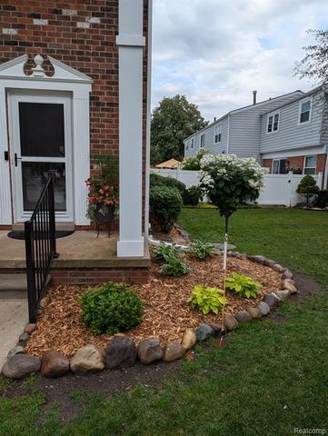 24600 Olde Orchard Street, Novi, MI 48375