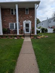 24600 Olde Orchard Street, Novi, MI 48375