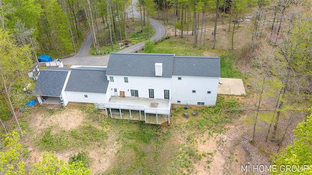 6467 118th Avenue, Fennville, MI 49408