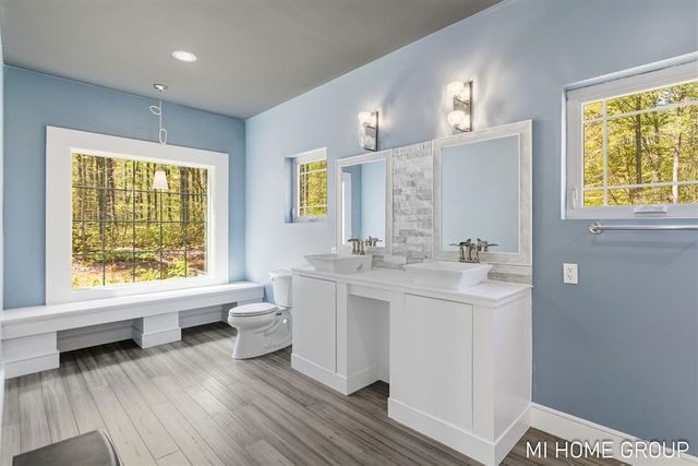 6467 118th Avenue, Fennville, MI 49408
