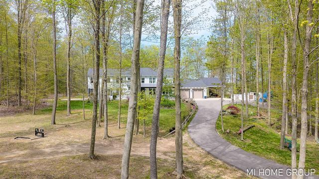 6467 118th Avenue, Fennville, MI 49408