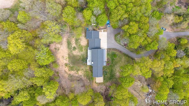 6467 118th Avenue, Fennville, MI 49408