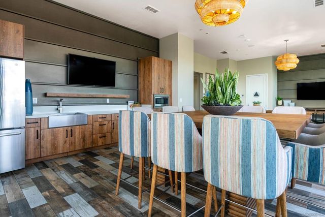 355 N Cleveland St 211, Oceanside, CA 92054