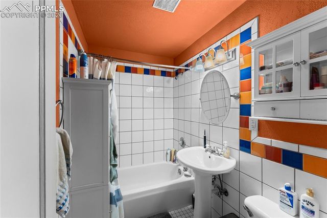 2818 W Bijou Street, Colorado Springs, CO 80904