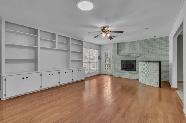 2972 Maydelle Lane, Farmers Branch, TX 75234