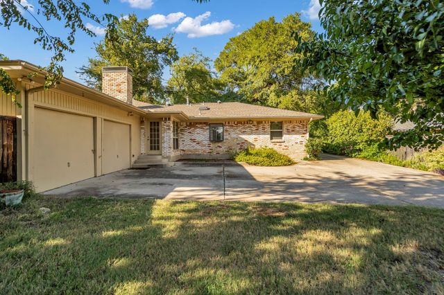 2972 Maydelle Lane, Farmers Branch, TX 75234