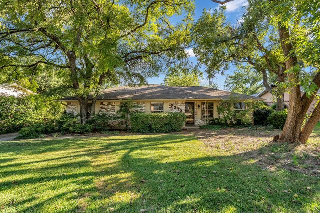 2972 Maydelle Lane, Farmers Branch, TX 75234