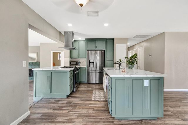 4002 Kenmore Drive N, Fresno, CA 93703