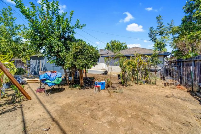 4002 Kenmore Drive N, Fresno, CA 93703