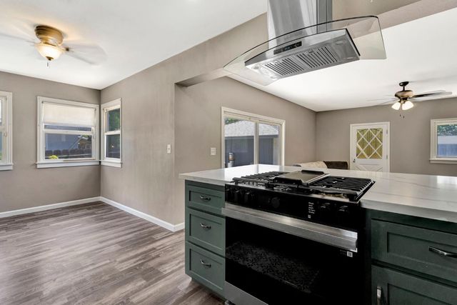 4002 Kenmore Drive N, Fresno, CA 93703