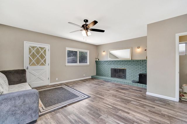 4002 Kenmore Drive N, Fresno, CA 93703