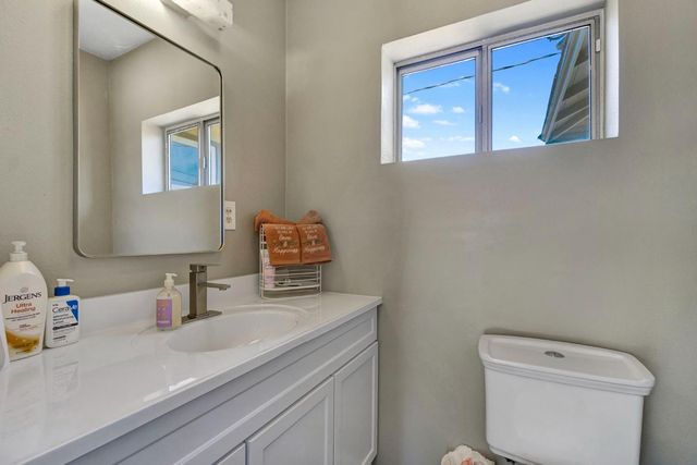 4002 Kenmore Drive N, Fresno, CA 93703